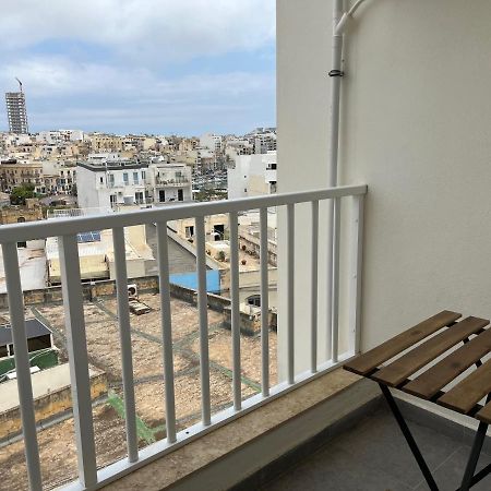 F10 Room 3, Private Room Two Single Beds Shared Bathroom In Shared Flat Msida Exteriér fotografie