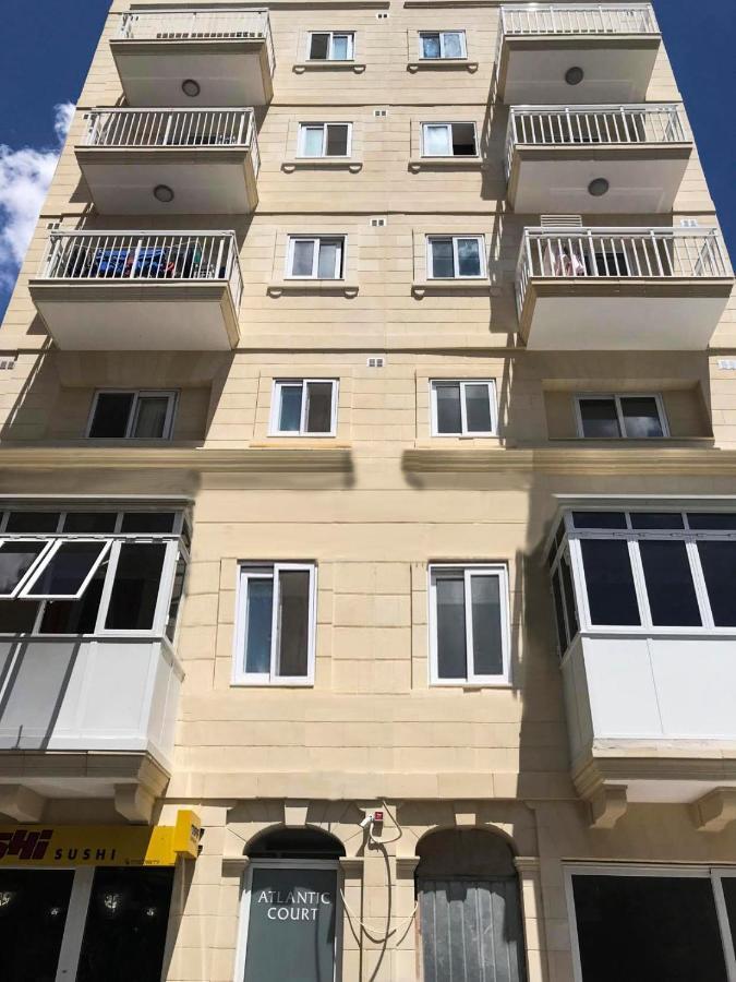 F10 Room 3, Private Room Two Single Beds Shared Bathroom In Shared Flat Msida Exteriér fotografie