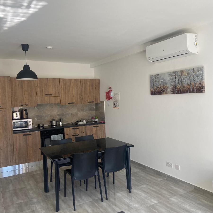 F10 Room 3, Private Room Two Single Beds Shared Bathroom In Shared Flat Msida Exteriér fotografie
