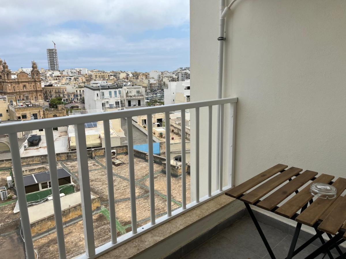 F10 Room 3, Private Room Two Single Beds Shared Bathroom In Shared Flat Msida Exteriér fotografie